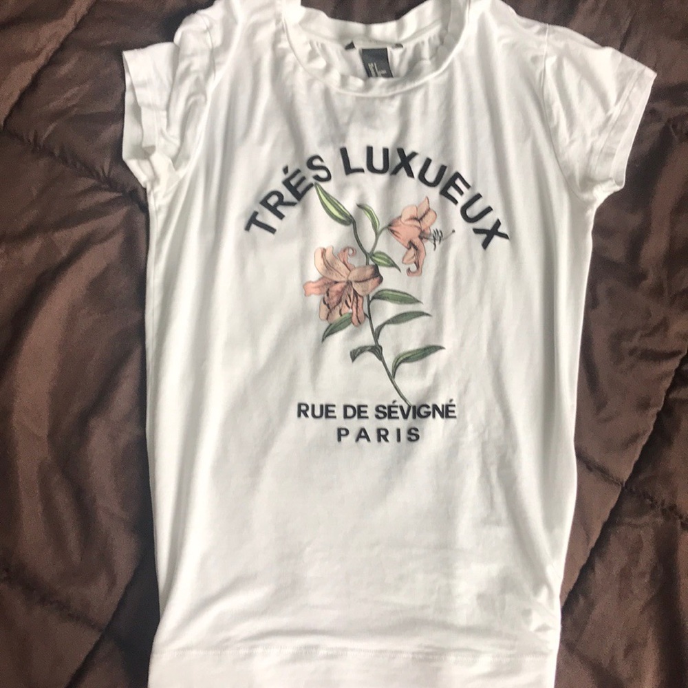 Graphic T-shirt with Velvet Lettering